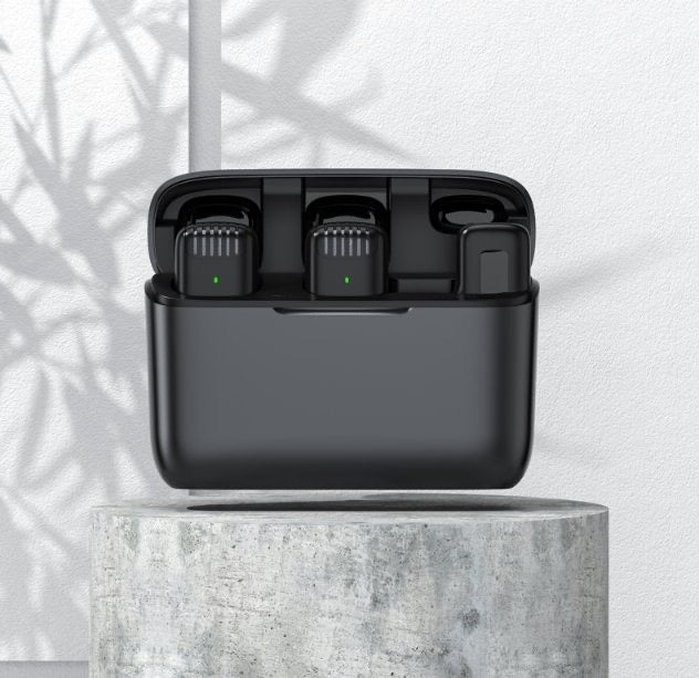 Green Lion 2 in 1 Wireless Microphone with (Lightning Connector) - مايكروفون لاسلكي ٢ في ١ من شركة قرين لايون بمنفذ ايفون