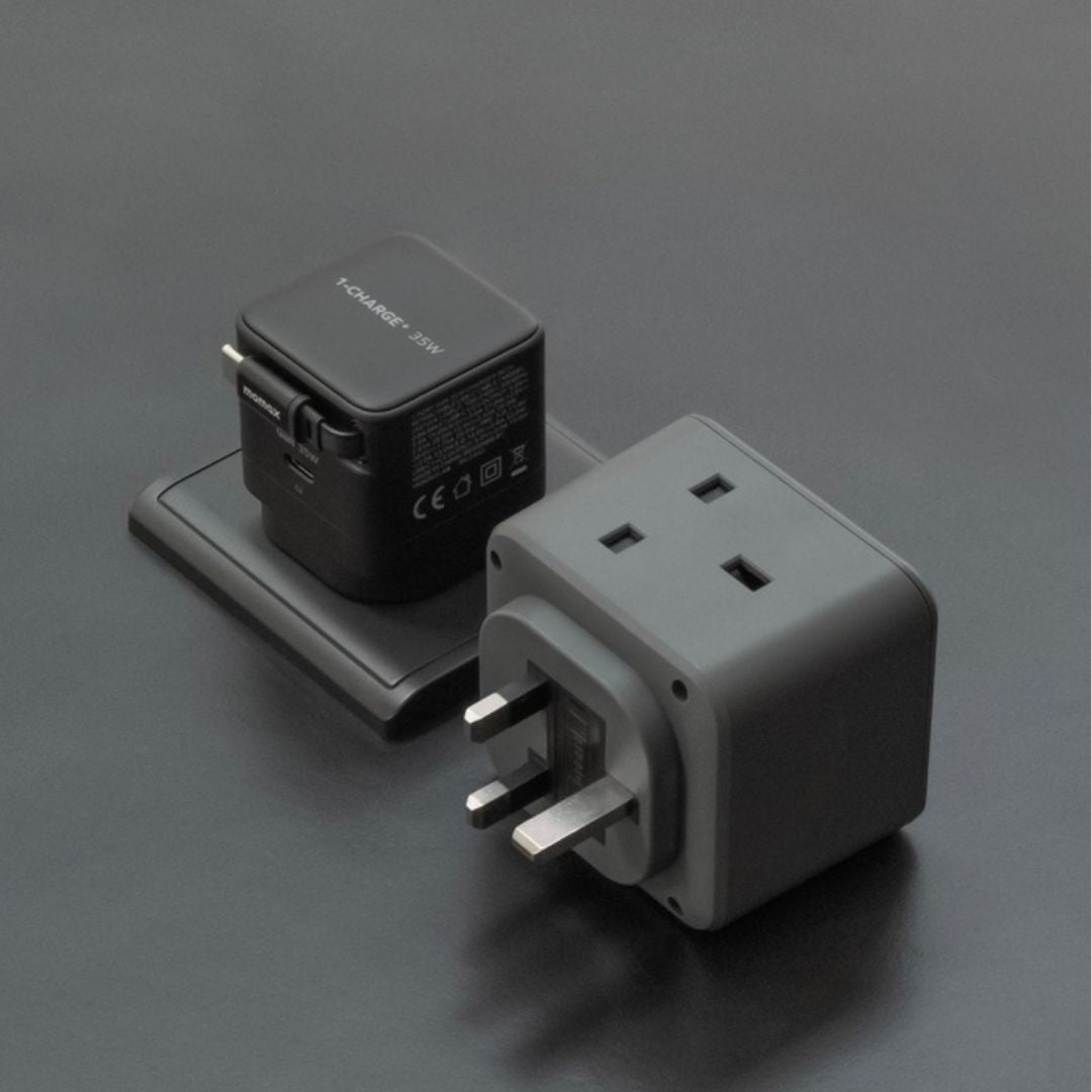 Momax 1-Charge 35W GAN 1 port Charger with built in USB-C Cable