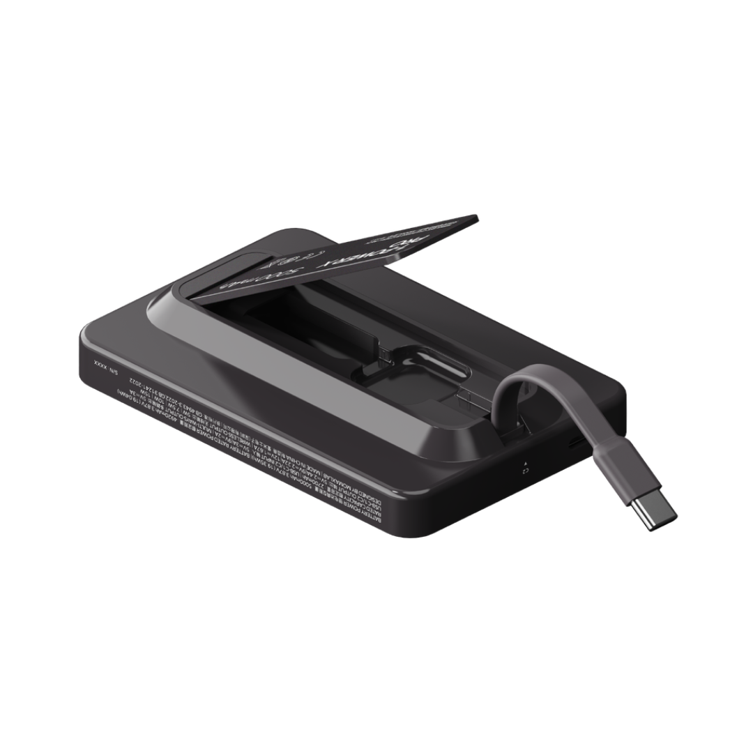 باور بانك لاسلكي مغناطيسي موماكس 1-باور اكس برو بسعة 5000 مللي أمبير/ساعة مع كابل USB-C مدمج - أسود