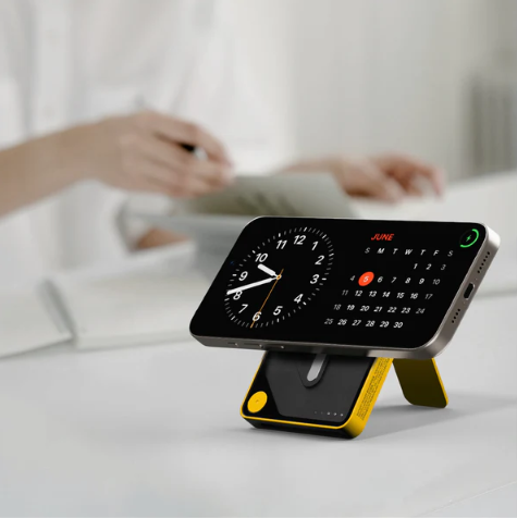 بنك طاقة لاسلكي مغناطيسي موماكس 1-باور إكس برو بسعة 5000 مللي أمبير/ساعة مع كابل USB-C مدمج