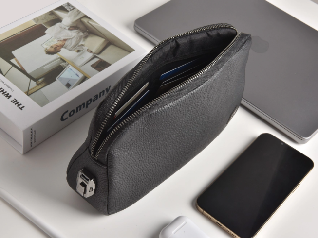 WiWU Alpha Anti-theft Clutch